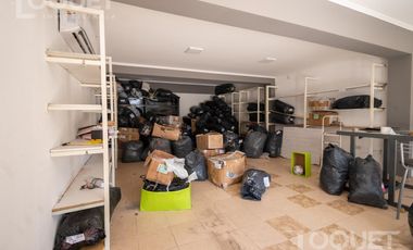 Departamento, galpón y local comercial en zona comercial