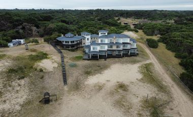 Departamento en venta FRENTE AL MAR en Mar de las Pampas - Full amenities