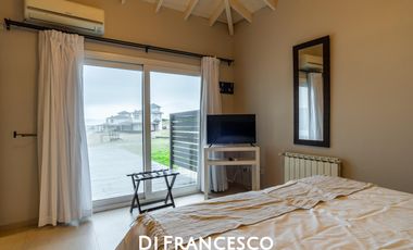 Departamento en venta FRENTE AL MAR en Mar de las Pampas - Full amenities