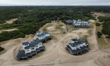 Departamento en venta FRENTE AL MAR en Mar de las Pampas - Full amenities