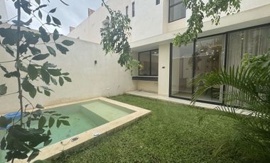 Casa residencial en venta de 2 habitaciones en la zona de Temozón norte.