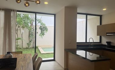 Casa residencial en venta de 2 habitaciones en la zona de Temozón norte.