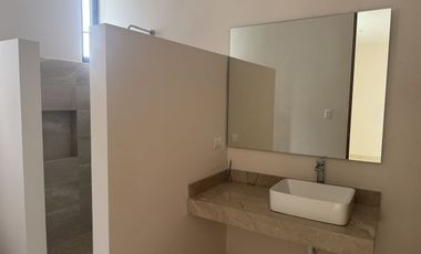 Casa residencial en venta de 2 habitaciones en la zona de Temozón norte.