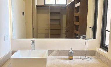 Casa residencial en venta de 2 habitaciones en la zona de Temozón norte.