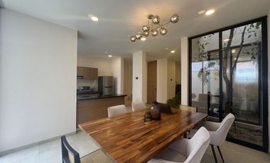 Casa residencial en venta de 2 habitaciones en la zona de Temozón norte.