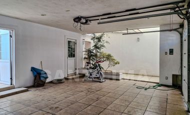 LA FAVORITA: Magnífica casa, con amplios espacios y gran cocina integral.