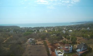 Impresionante vista al mar arriba de la Punta Zicatela