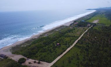 Lote de una hectárea frente a la playa en El Venado, Roca Blanca