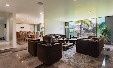 Residencia en venta en calle cerrada en Tecamachalco
