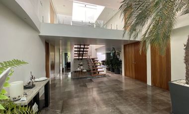 Residencia en venta en calle cerrada en Tecamachalco
