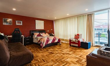 Residencia en venta en calle cerrada en Tecamachalco