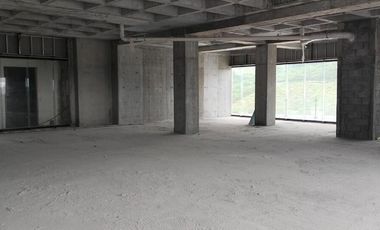 LOCAL COMERCIAL EN CARRETERA NACIONAL