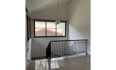 CASA CAMINO DE CRUCES