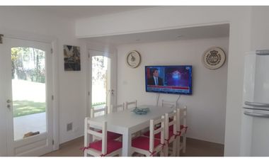 HERMOSA CASA EN CARILO CON PILETA