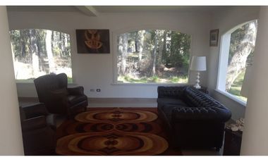 HERMOSA CASA EN CARILO CON PILETA