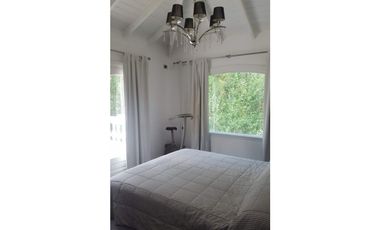 HERMOSA CASA EN CARILO CON PILETA