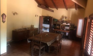 VENDO MANZANA CON - CASA QUINTA- QUINCHO-PILETA-TERRENOS-POSADAS MNES
