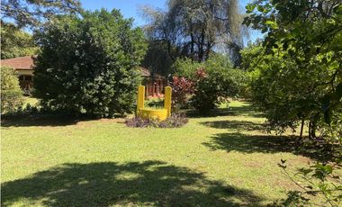 VENDO MANZANA CON - CASA QUINTA- QUINCHO-PILETA-TERRENOS-POSADAS MNES