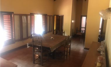 VENDO MANZANA CON - CASA QUINTA- QUINCHO-PILETA-TERRENOS-POSADAS MNES