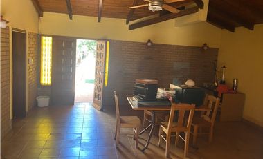 VENDO MANZANA CON - CASA QUINTA- QUINCHO-PILETA-TERRENOS-POSADAS MNES