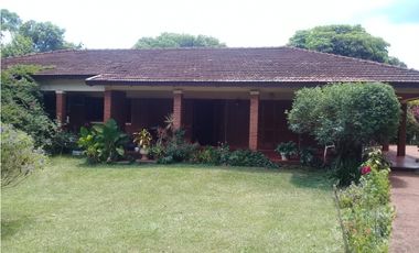 VENDO MANZANA CON - CASA QUINTA- QUINCHO-PILETA-TERRENOS-POSADAS MNES