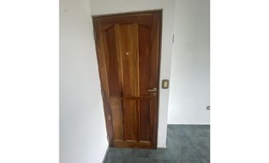 VENDO AMPLIO DTO 2 DORM CON GARAGE, POS MNES