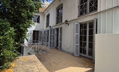Casa en Arriendo en Casona con giro comercial a pasos del centro de Viña