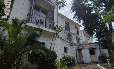 Casa en Arriendo en Casona con giro comercial a pasos del centro de Viña