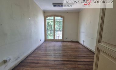 Casa en Arriendo en Casona con giro comercial a pasos del centro de Viña