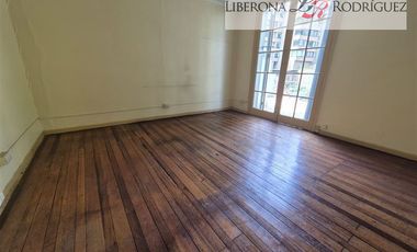 Casa en Arriendo en Casona con giro comercial a pasos del centro de Viña