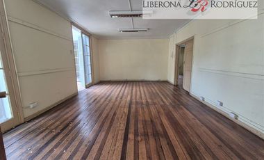 Casa en Arriendo en Casona con giro comercial a pasos del centro de Viña