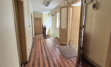 Casa en Arriendo en Casona con giro comercial a pasos del centro de Viña