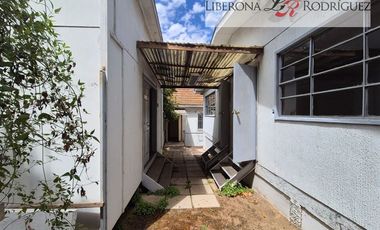 Casa en Arriendo en Casona con giro comercial a pasos del centro de Viña
