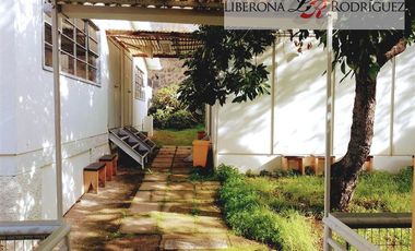 Casa en Arriendo en Casona con giro comercial a pasos del centro de Viña