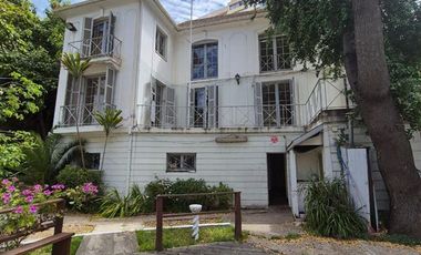 Casa en Arriendo en Casona con giro comercial a pasos del centro de Viña