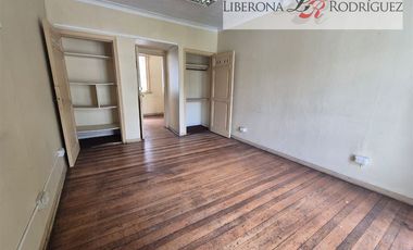 Casa en Arriendo en Casona con giro comercial a pasos del centro de Viña