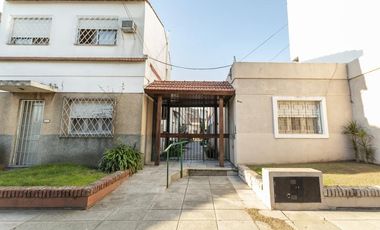 CASA 3 AMB 79 M2  PATIO TERRAZA VALENTIN ALSINA LANUS
