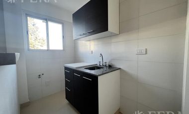 Venta de Departamento 2 ambientes con espacio guardacoche en Sarandi (32029)