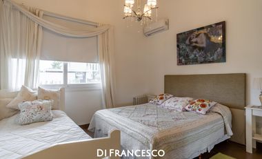 Casa de 4 ambientes   dependencia en venta en Pinamar - LA HERRADURA