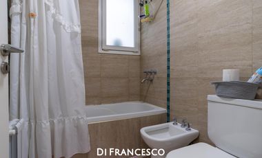 Casa de 4 ambientes   dependencia en venta en Pinamar - LA HERRADURA