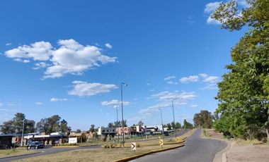 Navarrete Propiedades - Lote interno con fondo verde en Santa Lucia Pilar del Este
