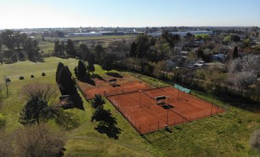 Navarrete Propiedades - Lote interno con fondo verde en Santa Lucia Pilar del Este