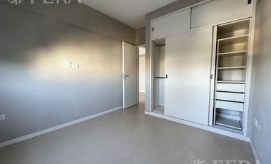 Venta de Departamento 2 ambientes con espacio guardacoche en Sarandi (32030)