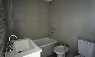 Venta de Departamento 2 ambientes con espacio guardacoche en  Sarandi (32020)