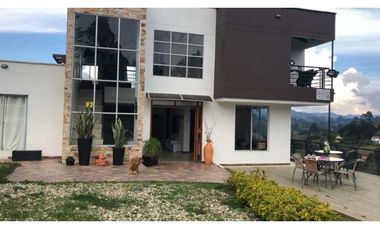 Vendo casa campestre en marinilla Antioquía vereda el chagualo