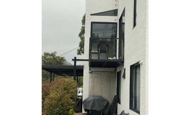 Vendo casa de gran valor en envigado LOMA del escobero