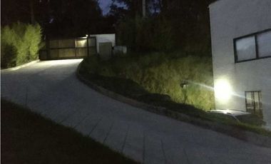 Vendo casa de gran valor en envigado LOMA del escobero