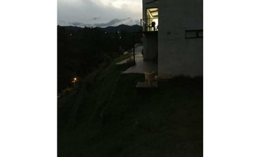 Vendo casa de gran valor en envigado LOMA del escobero