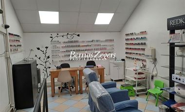 Local Comercial en Venta en EMBAJADOR DOUSSINAGUE/LO BELTRAN