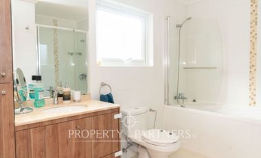 Exclusiva propiedad en excelente condominio